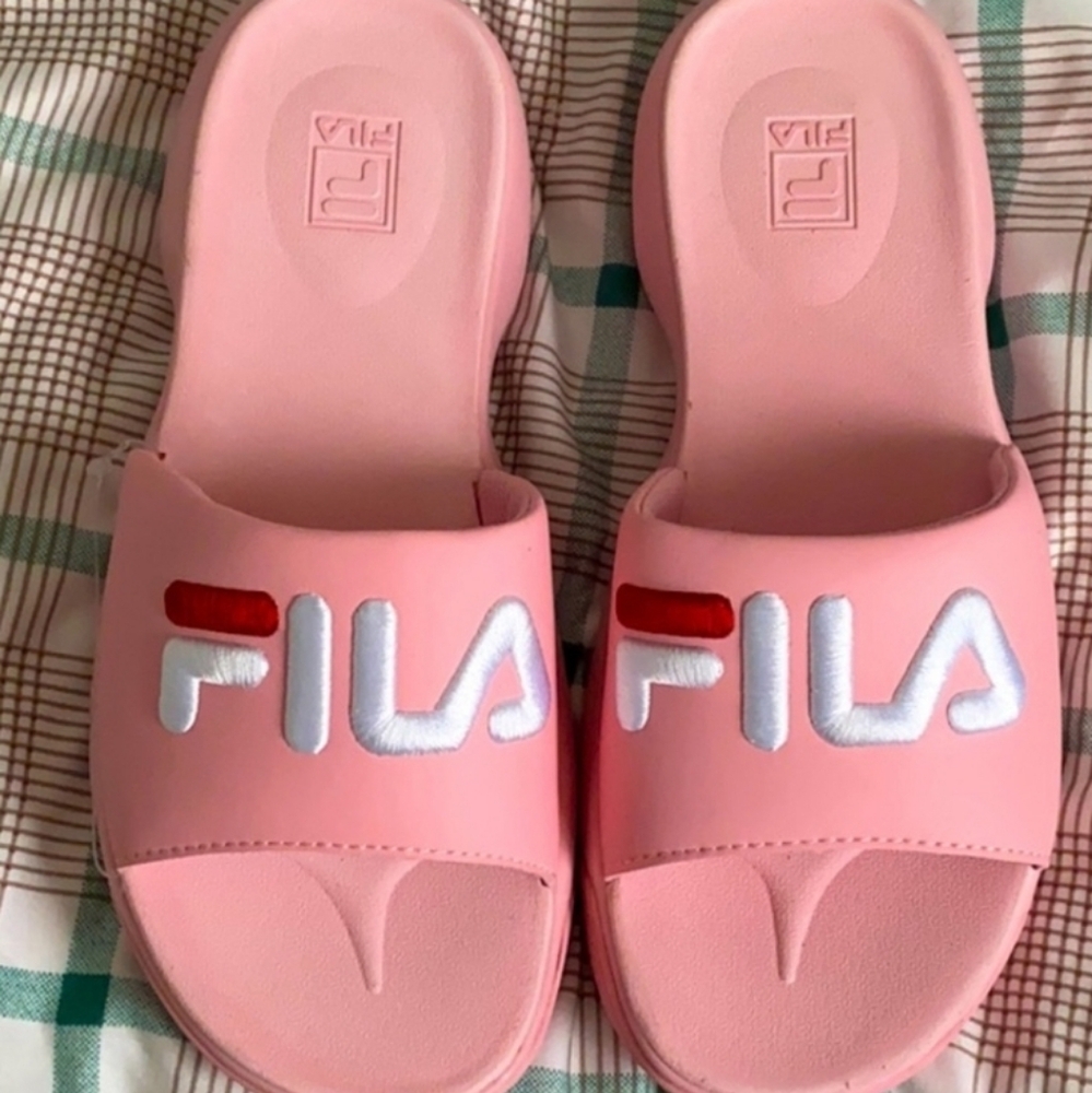 Fila Women’s Disruptors Bold Slide Sandals. Worn once